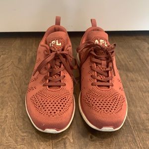 Worn once women’s apl. Dusty rose color